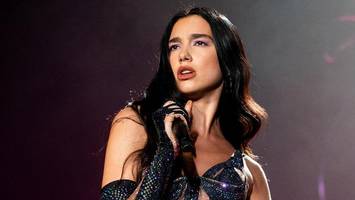 Popstar Dua Lipa finanziert Pick-up für ukrainisches Frontlazarett