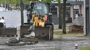 Was passiert mit den Brunnen-Skulpturen vom Franz-Neumann-Platz?