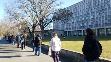 Bezirkschefs von Friedrichshain-Kreuzberg kippen preußischen General vom Sockel