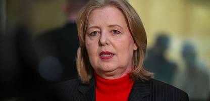 bärbel bas bei »sandra maischberger«: habe formulierung »basisabsicherung« von friedrich merz »nicht verstanden«