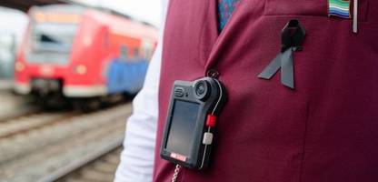 deutsche bahn schickt nach tödlichem angriff testweise zwei zugbegleiter in regionalbahnen