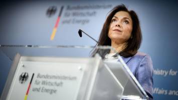 Konjunkturprognose halbiert: Reiche rechnet mit 0,5 Prozent Wirtschaftswachstum