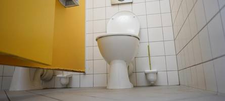 Der neue Augsburger OB will die Schultoiletten in Ordnung bringen – ist das zu schaffen?