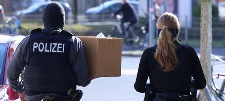 Geldwäsche in Millionenhöhe? Kripo Augsburg rückt zu Razzia in zwei Banken aus