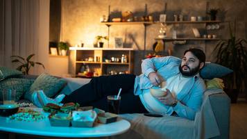 essen nach 21 uhr schadet ihrem körper mehr als gedacht