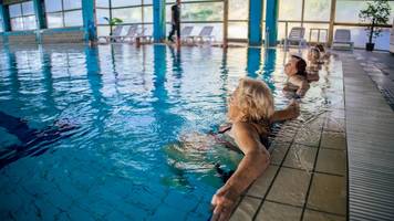 Therme verbietet Kindern unter 16 samstags den Zutritt