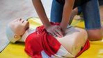 Gewappnet für Notfälle: Rettungsprofis bringen Lebensretter-Training in alle Schulen