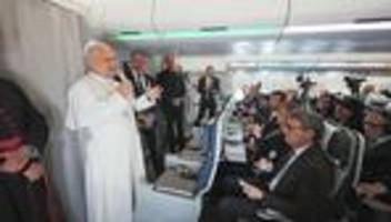 katholische kirche: papst kritisiert segnung homosexueller paare