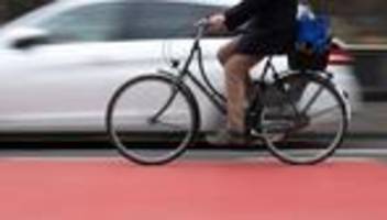 Verkehrsunfall: Nach Zusammenstoß mit Autotür: Fahrradfahrer stirbt