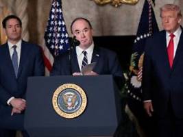 hegseth setzt umbruch fort: us-marineminister phelan vom pentagon entlassen