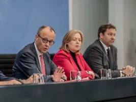 miese stimmung bei schwarz-rot: merz soll klingbeil auf krisengipfel angebrüllt haben