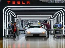 Produktion soll deutlich wachsen: Tesla will in Grünheide wieder im großen Stil einstellen