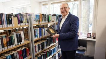 Eine Bibliothek mit ungewöhnlicher Ausleihe und eine mit Hiobsbotschaft