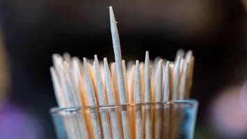 massiv auf tiktok beworben: süchtig machende zahnstocher auch in berlin