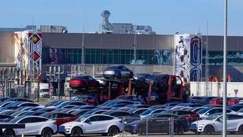 tesla will mitarbeiterzahl aufstocken – „reaktion auf gestiegene nachfrage“