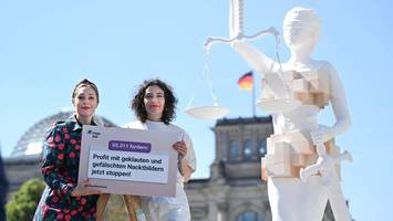 berliner moderatorin ruth moschner unterstützt petition zu digitaler gewalt