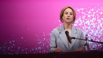 julia becker fordert vertrauen als grundlage für journalismus und demokratie