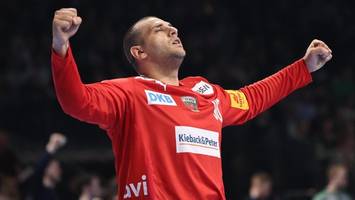 9000 feiern: füchse bezwingen gummersbach – pyroshow krönt nationales triple