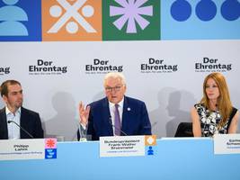 77 Jahre Grundgesetz: Brötchen schmieren für die Demokratie