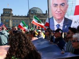 berlin: schah-sohn pahlavi fordert mehr druck auf iran