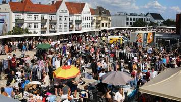 beliebter hamburger flohmarkt feiert comeback – auf dem kaufhausdach