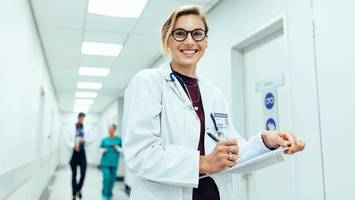 gehalt in hamburg: dieser abschluss bringt monatlich 2000 euro mehr einkommen