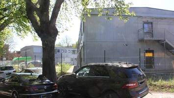 Neue Flüchtlingsunterkunft öffnet – zwischen zwei Brennpunkten