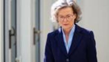 affäre um mobbingvorwürfe: wüst lehnt sonderermittler zu scharrenbach erneut ab