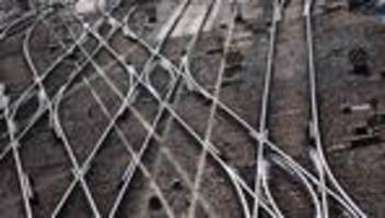 Großraum Stuttgart: Gartenhüttenbrand sorgt für große Störung bei der Bahn