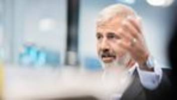 Kritik an Entlastungsprämie: Hohe Spritpreise: Firmenchef sieht »Übergewinn« des Staats