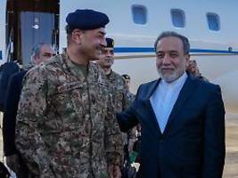 Hoffnung auf Friedensgespräche: Irans Außenminister reist nach Pakistan und Russland