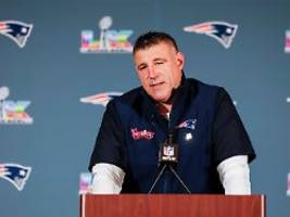 schwierige gespräche: star-coach nimmt wegen pikanter fotos auszeit