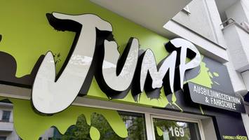 Hunderte bangen um ihr Geld: Bekannte Berliner Fahrschulen haben dichtgemacht