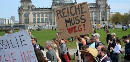 fridays for future demonstriert in mehr als 60 städten gegen bundesregierung