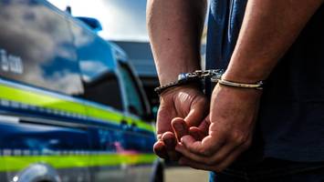 mordversuch: mann will wohnung anzünden und nimmt tod seiner familie in kauf