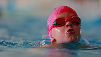 soziale schieflage: ob kinder schwimmen können, entscheidet oft ihre herkunft