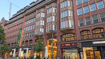 Vor Kult-Club an der Mönckebergstraße niedergeschlagen – zwei Männer angeklagt