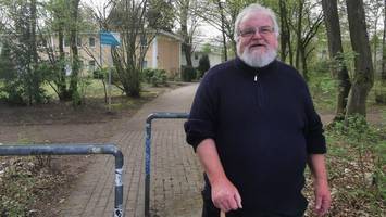 schilderwald in hamburger saga-siedlung sorgt für empörung – „blödsinnig“