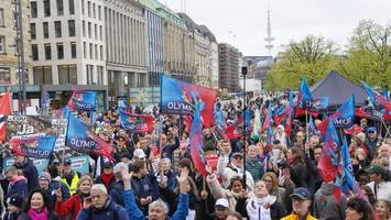 „olympja“ in hamburg: die schönsten bilder der kundgebung am jungfernstieg