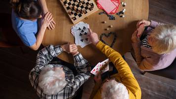 Ich fühle mich nicht mehr allein: Thierry (73) lebt in Frankreichs erster LGBTQIA+-Seniorenresidenz