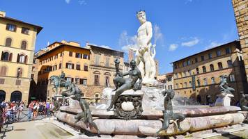 Schaden von 5000 Euro: Touristin kletterte auf Neptunbrunnen in Florenz