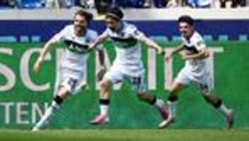 2. Fußball-Bundesliga: 3:1 in Karlsruhe: Hannover legt im Aufstiegsrennen vor