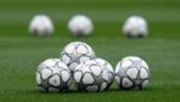 Kreis Esslingen: Spieler gehen nach Fußballspiel aufeinander los