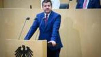 Reformdebatte: Rentenreform: Schulze fordert Rücksicht auf Ostdeutschland