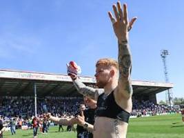 Fußballhölle in Englands Norden: Grausame Nachspielzeit: Aufstieg gefeiert, Aufstieg verloren