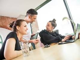 gesundes arbeitsklima: toxische positivität: zu viel optimismus im job kann schaden