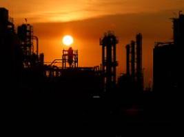 Industrie-Zoff um CO2-Preise: Der RWE-Chef rief an und sagte: Wir müssen den Emissionshandel retten!