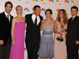 irre millionensummen jedes jahr: so viel verdienen die friends-stars heute noch mit der serie