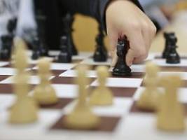 Von Kuchen bis Kartenspiel: Was Beinamen von Städten für Geschichten erzählen