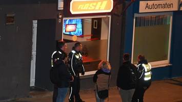 Razzia in Harburg: Beamte kontrollieren Bars bis 4 Uhr in der Früh